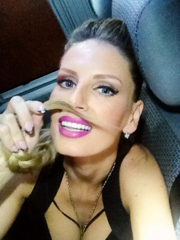 Andreea Bănică, ipostază haioasă special pentru fani! Uite ce şi-a făcut vedeta de dragul publicului!