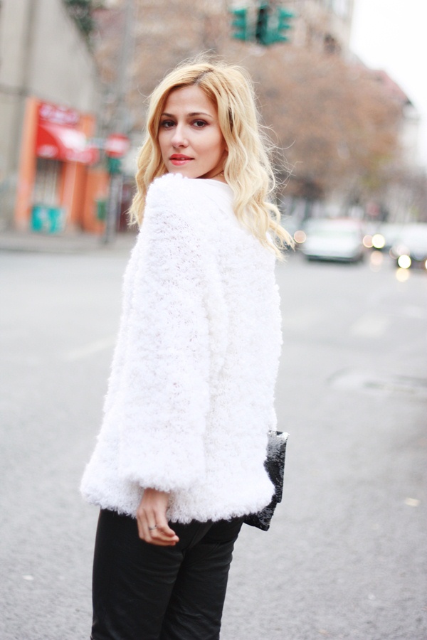 Dana Rogoz, o fashionistă adevărată! Uite ce stil a adoptat şi recomandă pentru ziua de astăzi!