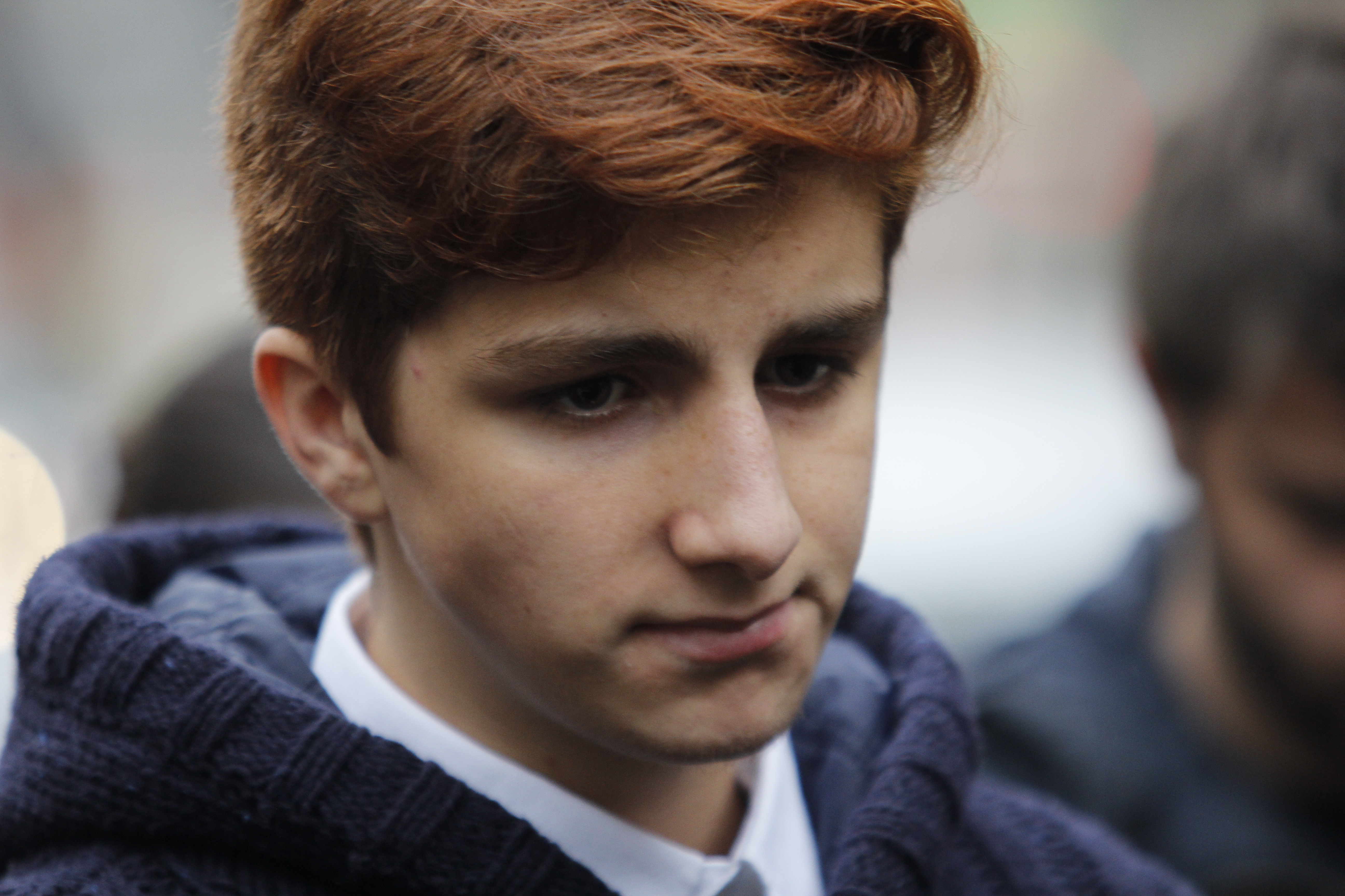 Carol Ionescu a fost un monument de tristete la inmormantarea parintelui sau