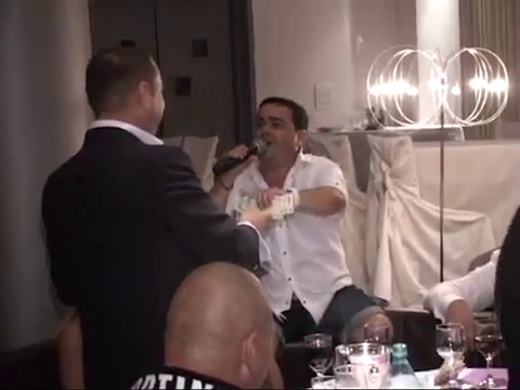 Leo de la Strehaia ii da lui Adi Minune teancuri de bani, insa nu il poate egala pe arab