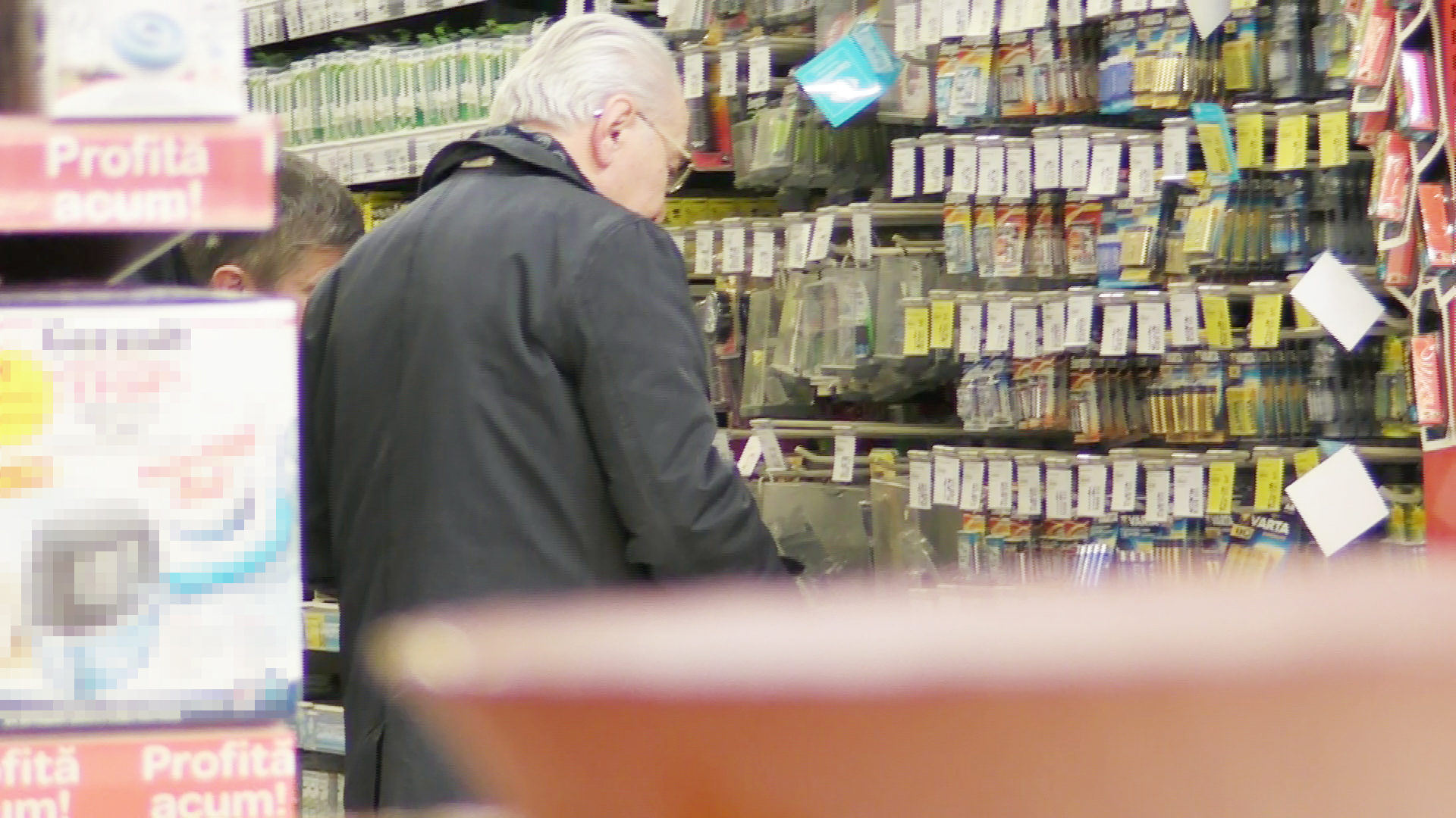 Nicolae Vacaroiu, atent la baterii