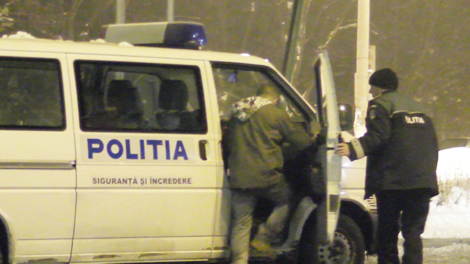 Petrecaretul este urcat in duba