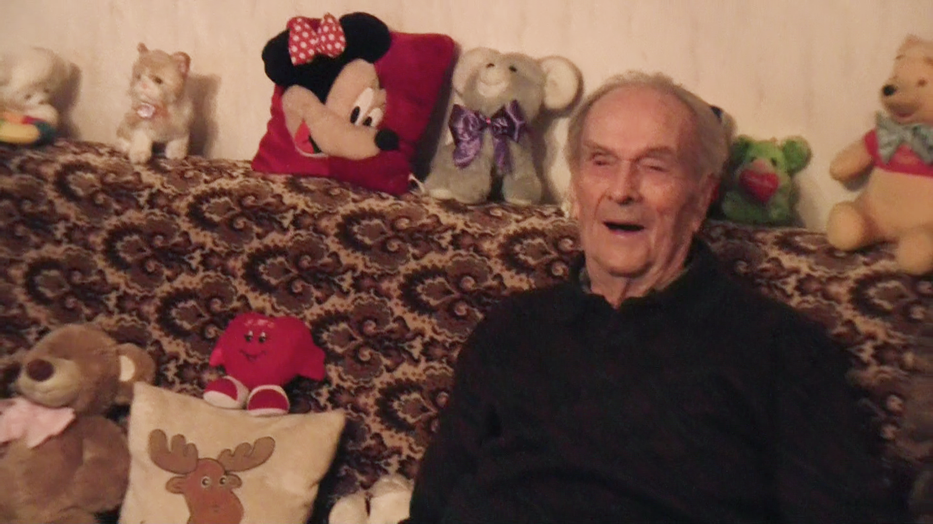 Fascinanta poveste a unui cuplu casatorit de 70 de ani. El a fost in Garda Regala si a infiintat Clubul Dinamo, ea l-a respectat