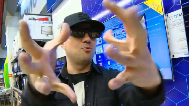 Dan Badea a fost, la randul lui fascinat, dar de o pereche de ochelari 3 D