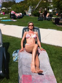 Fosta sotie a lui Constantin Iosef, vara trecuta, la plaja. Sursa: Facebook