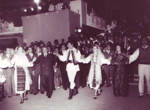 Cuplul Ceausescu petrecand de Revelion in 1978