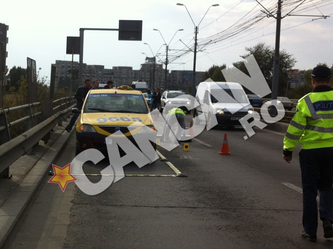 copil aruncat din taxi