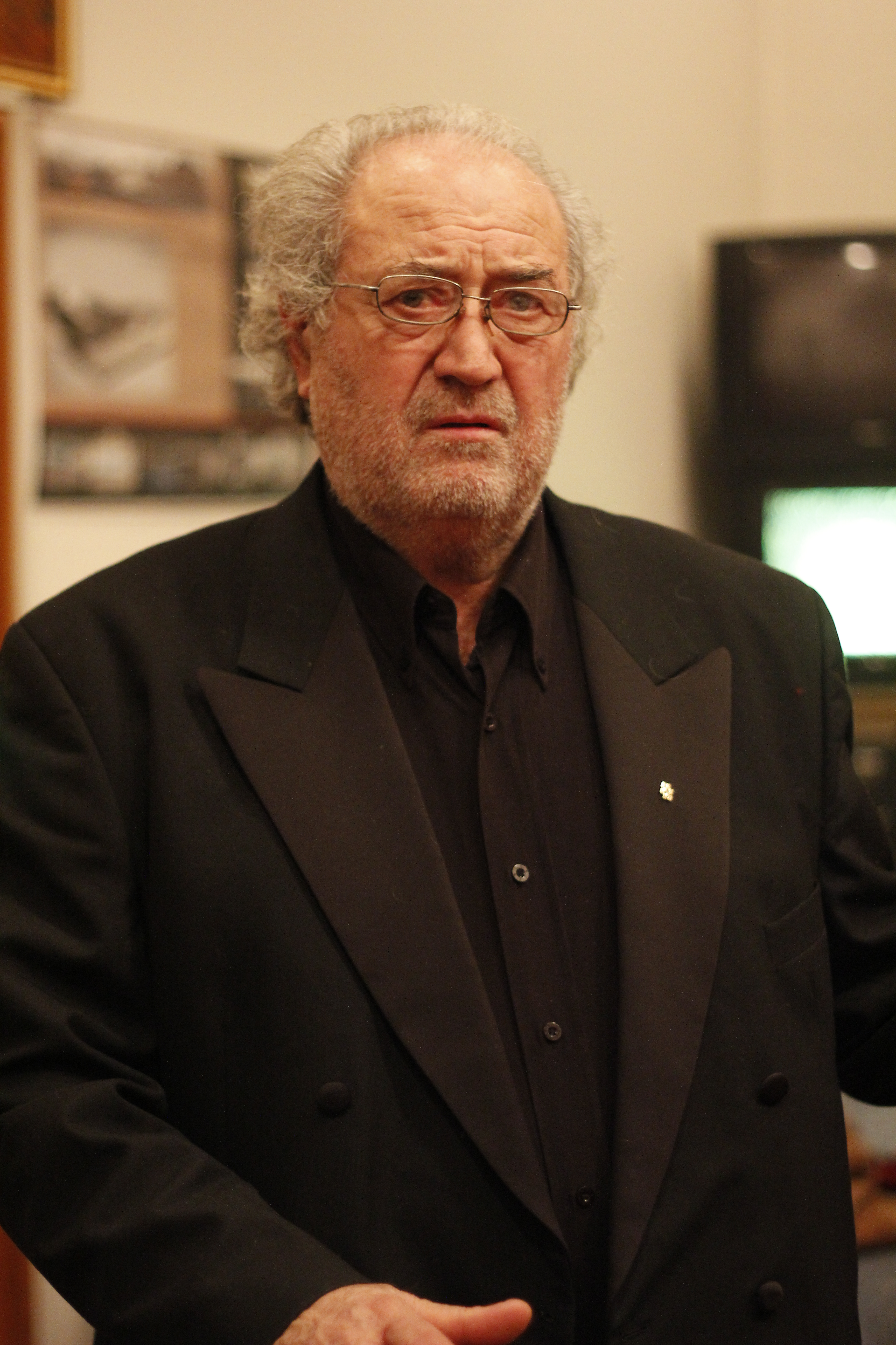 Miron Murea, membru al Asociatiei Cascadorilor din Romania, spune ca sunt mai multe necunoscute in acest caz