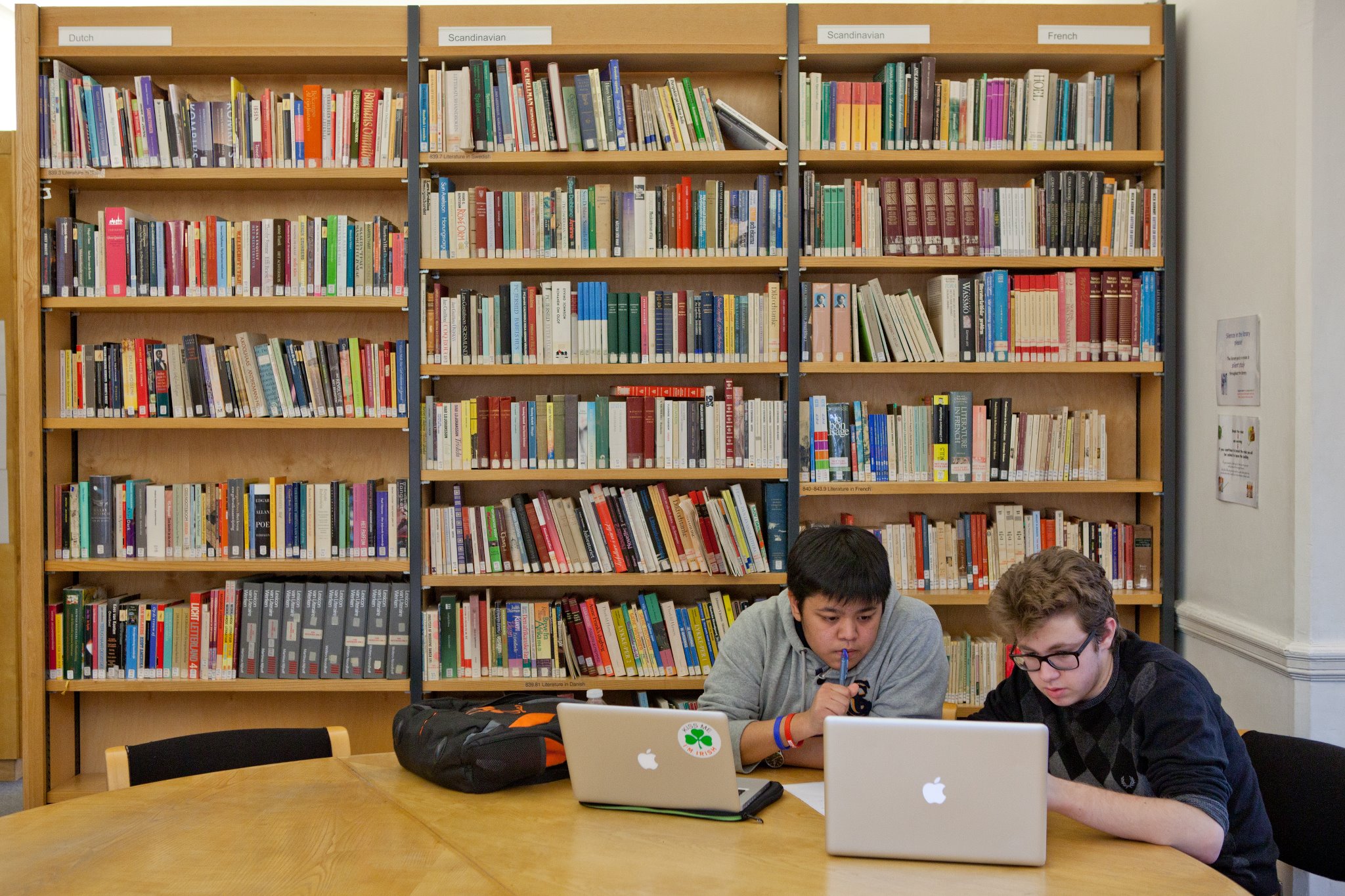 Biblioteca in care orele de studiu se prelungesc