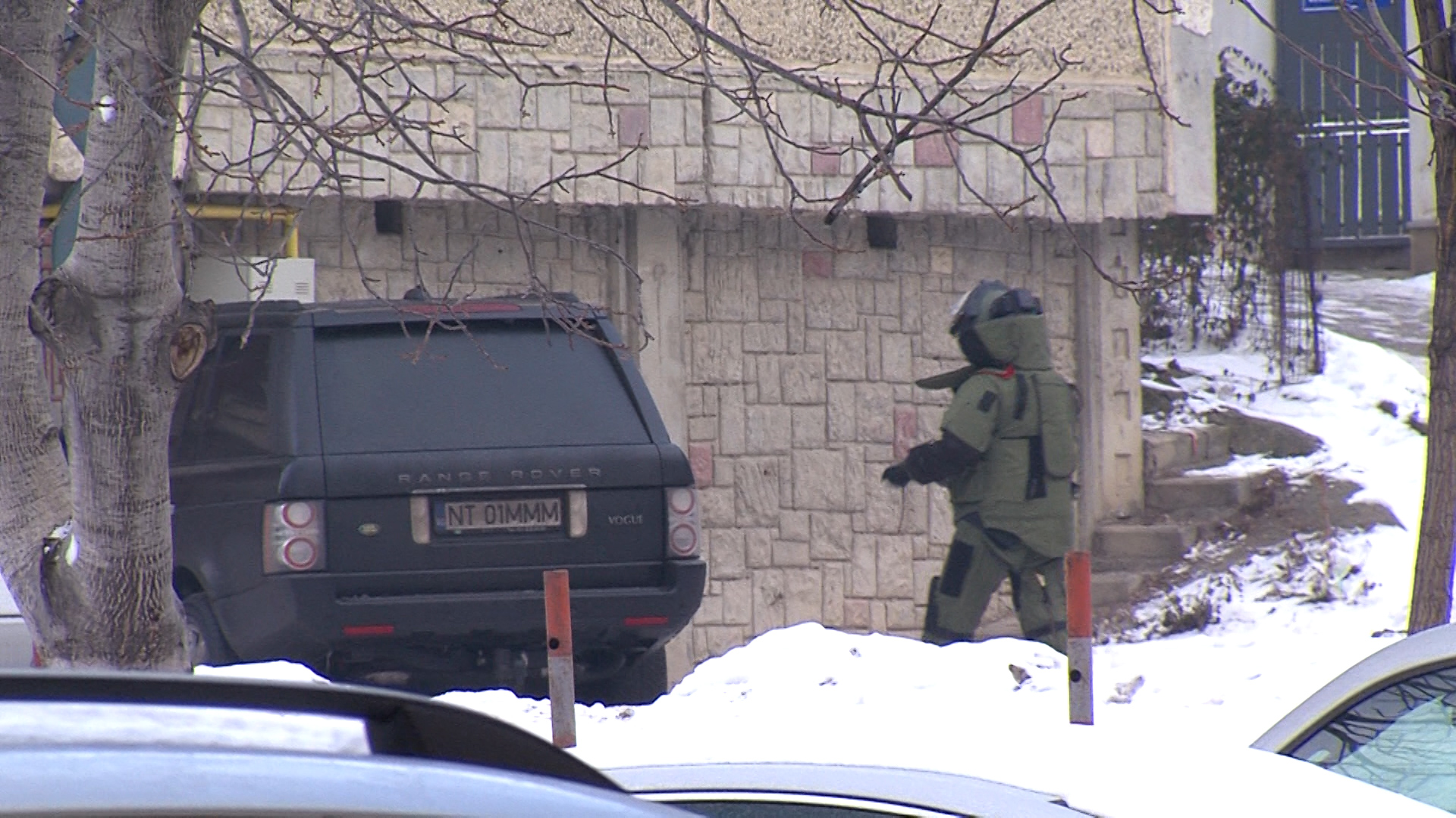 Pirotehnistii au demontat explozibilul montat pe masina lui Bogdan Mararu