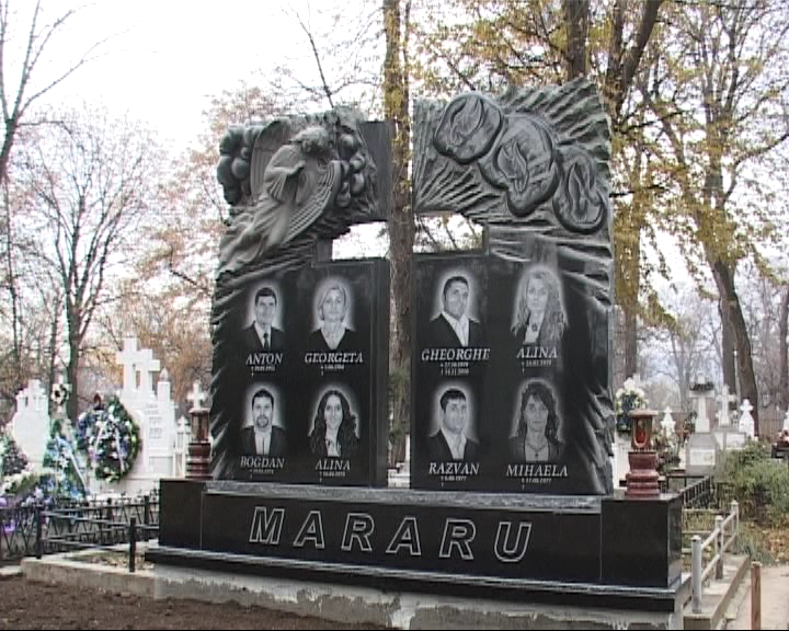 Bogdan Mararu isi pregatise loc de veci alaturi de fratele sau, in cimitirul din comuna Rostov, judetul Neamt