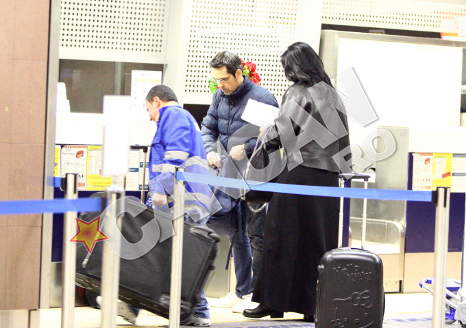 Stefan Banica si Andreea Marin au fost fotografiati de paparazii CANCAN.ro joi seara pe aeroportul