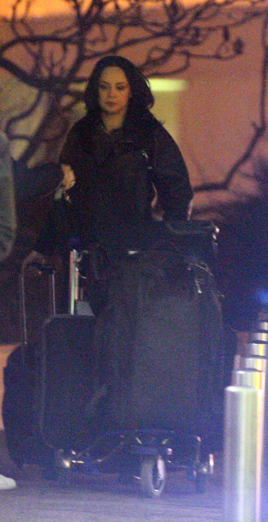 Ianuarie 2013. Cu cateva minute inainte ca sotii Marin Banica sa-si anunte separarea pe facebook, paparazzi Cancan.ro i-au fotografiat la aeroport, imbarcandu se cu destinatia Dubai. departte de scandalul ce avea sa se declanseze. Chipul Andreei pare ca isi spune singur povestea. O poveste frumoasa care a ajuns la final.