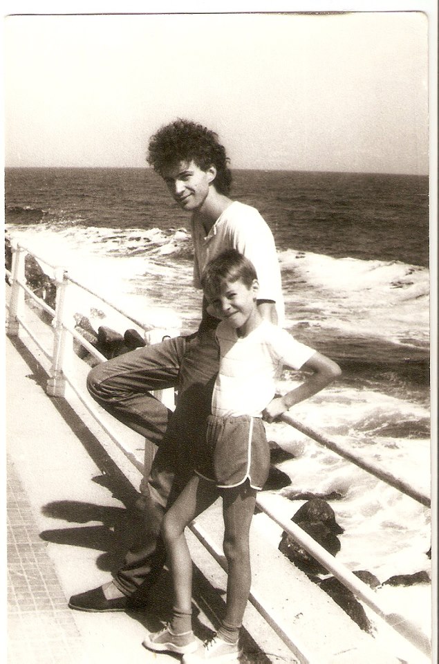 Emil Laghia era mai mare cu 12 ani decat Florin. Aici, o imagine cu cei doi in Tulcea natala