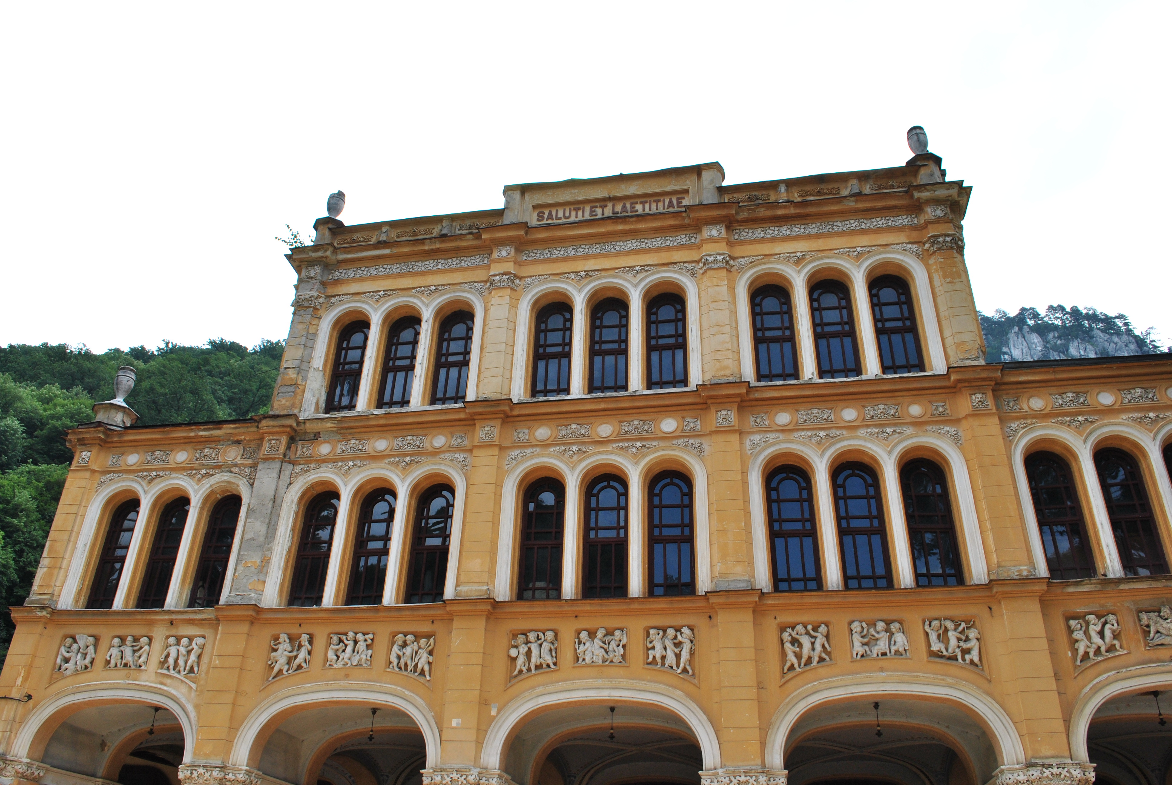 Cladirea Cazinoului din Herculane, una dintre cele mai spectaculoase din statiune