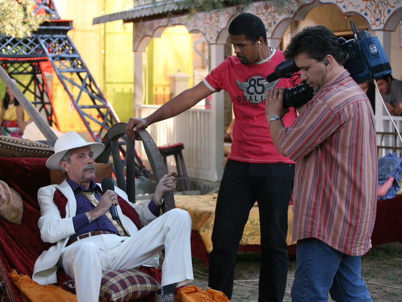 Gheorghe Visu in rolul lui State, aici cu Cabral si unul dintre cameramani discutand despre o scena