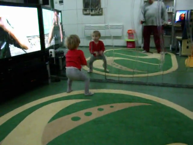 Maia Alexandra, fetita care a fost aruncata de mama ei