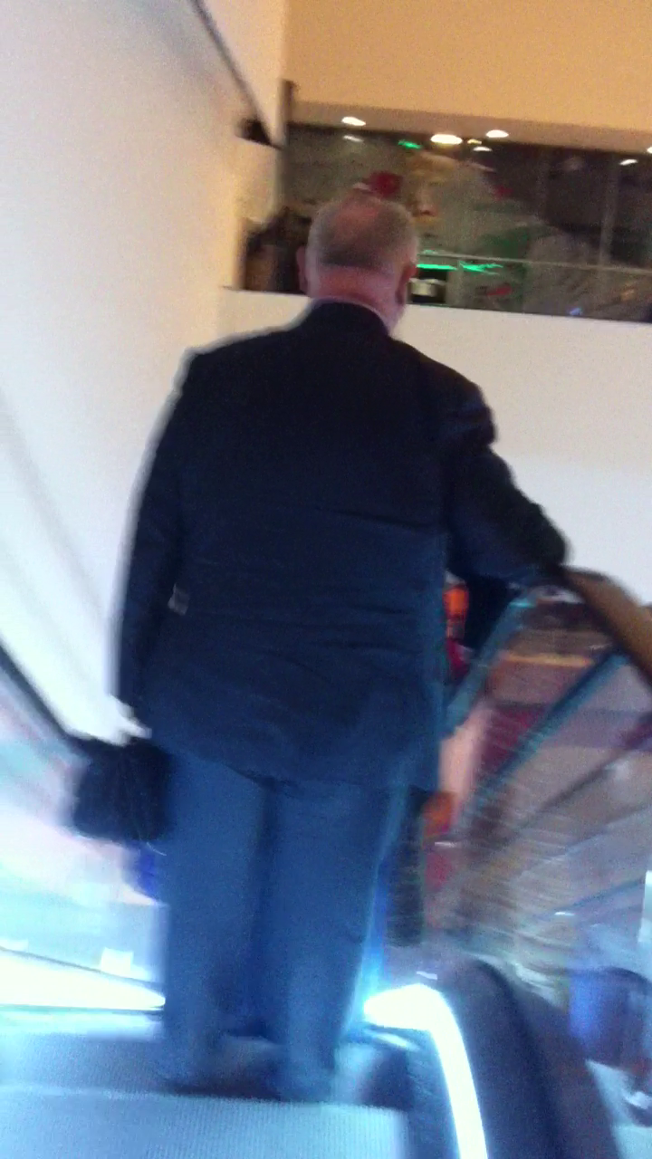 Dezamagit, generalul Abraham a plecat spre casa