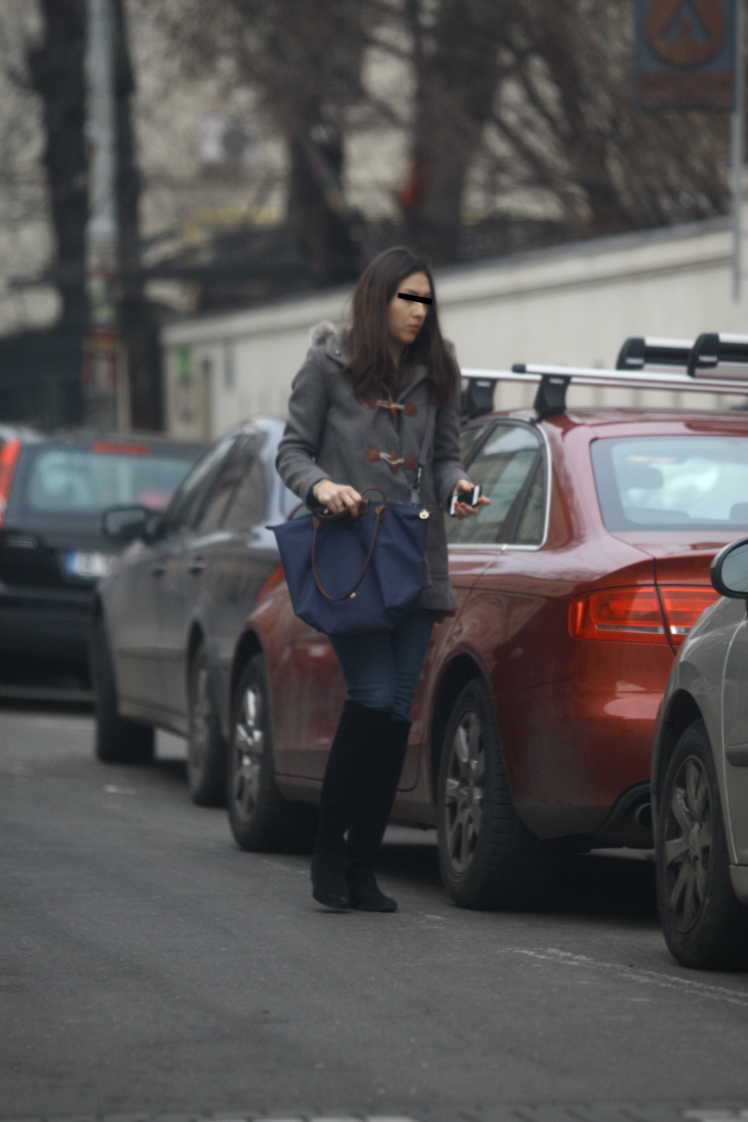 Fiica primarul Chiliman, prin oras la shopping pentru facultate