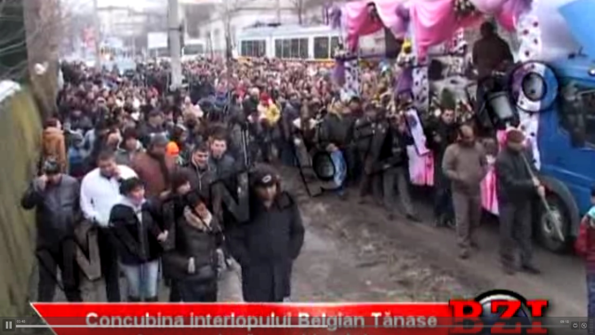 Tanara moarta dupa o operatie de marirea a sanilor a fost inmormantata joi