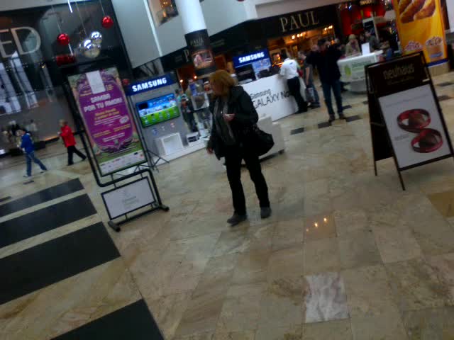 De cand s-a tuns la zero, coregraful are grija sa nu mai merga cu capul descoperit