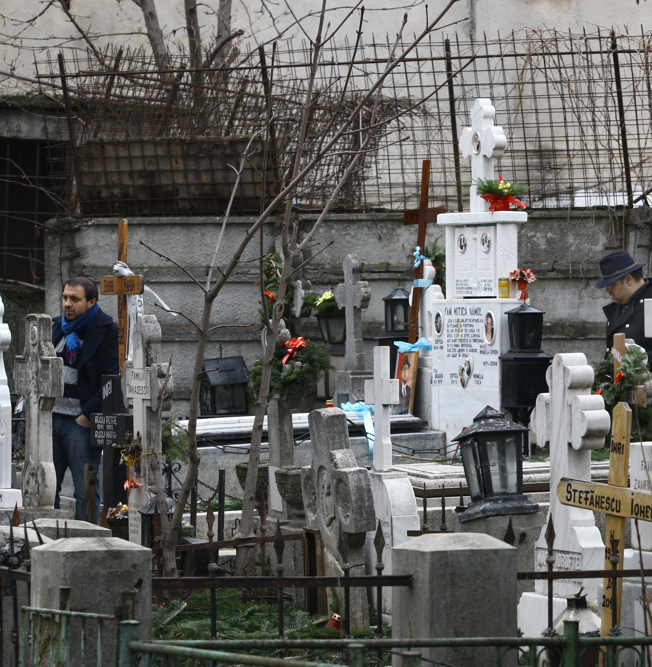 20 de minute mai tarziu, in cimintir si-a facut aparitia si Vasile Namol