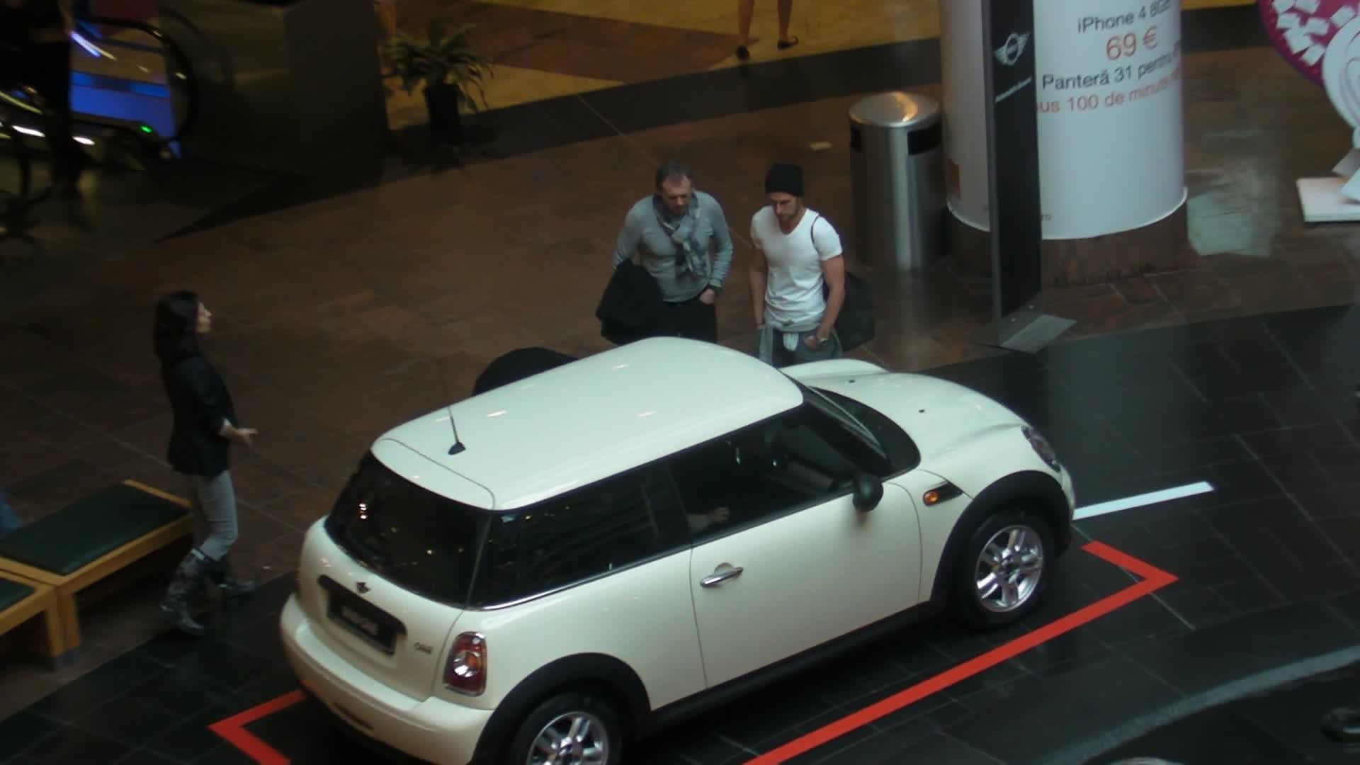 Ilie Balaci si Adrian Ungur au privit atenti o