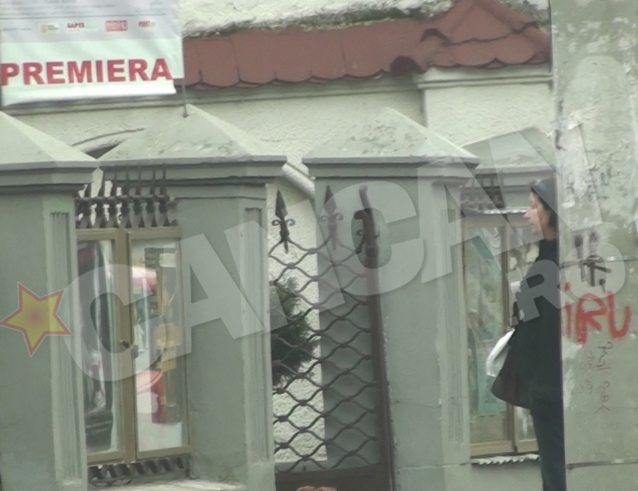 Magda Catone s-a oprit la un centru cultural inainte sa se roage la biserica