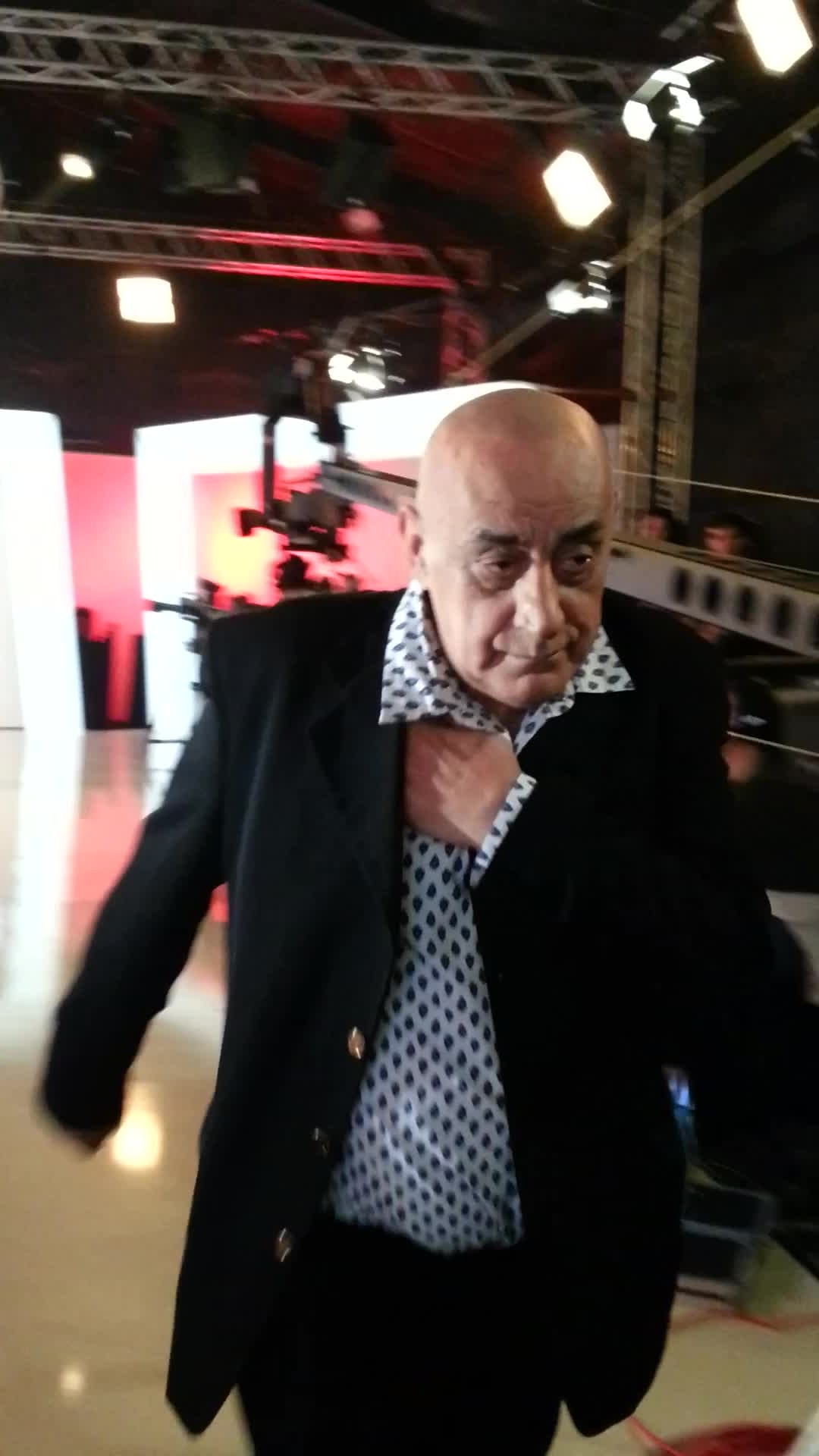 Viorel Lis a parasit suparat platoul CANCANTv