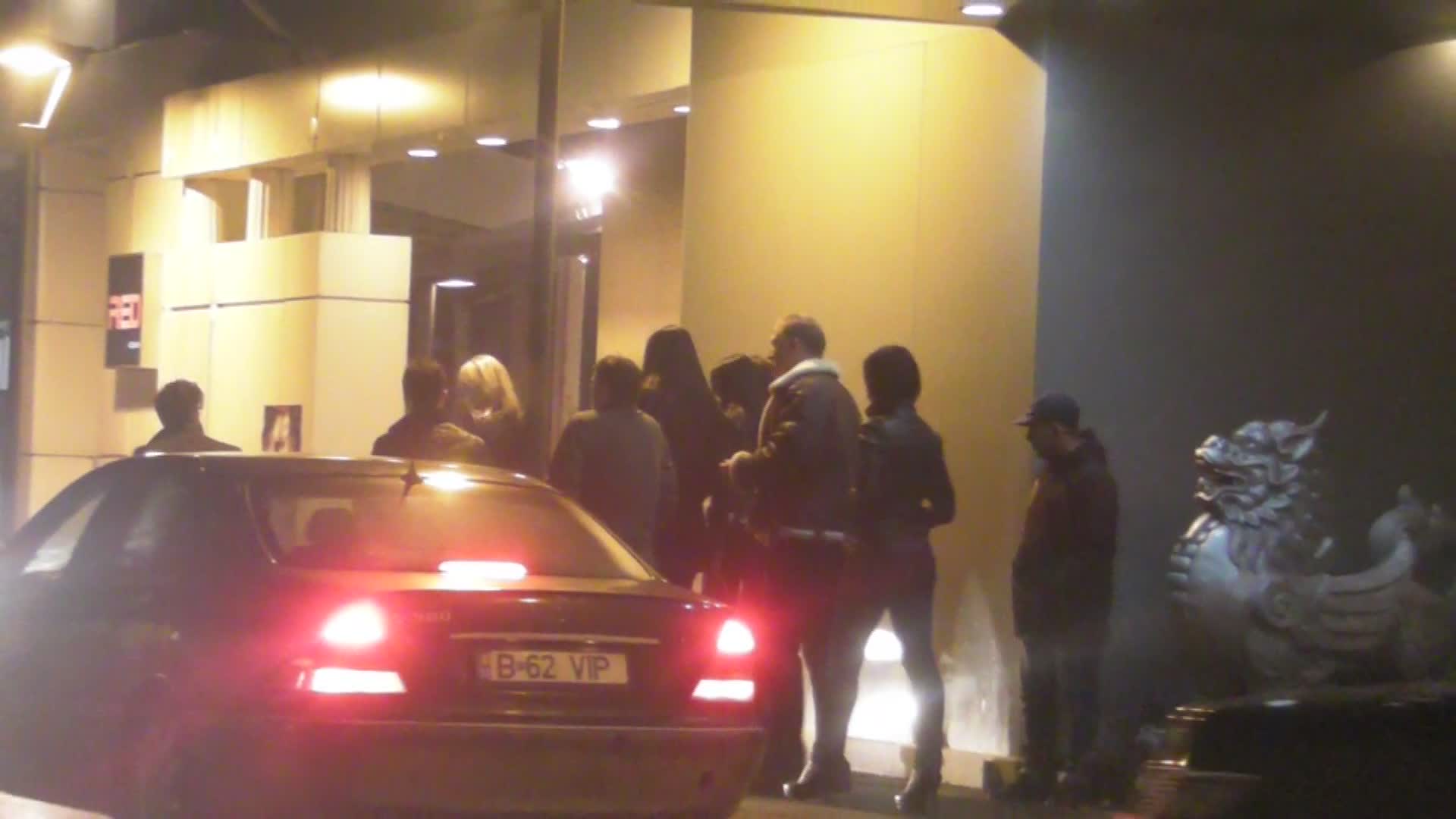 Tolea, rasplatit cu un pupic in parcare