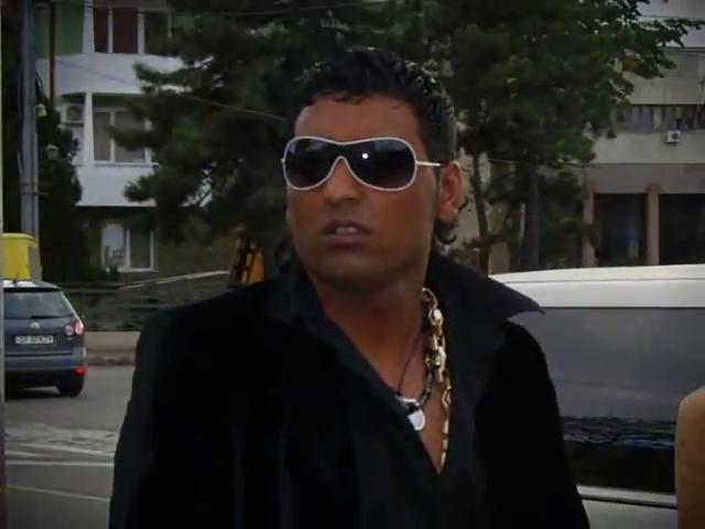 Ca sa se asigure ca nimeni nu-i mai foloseste porecla, Giani Versace are manea personalizata