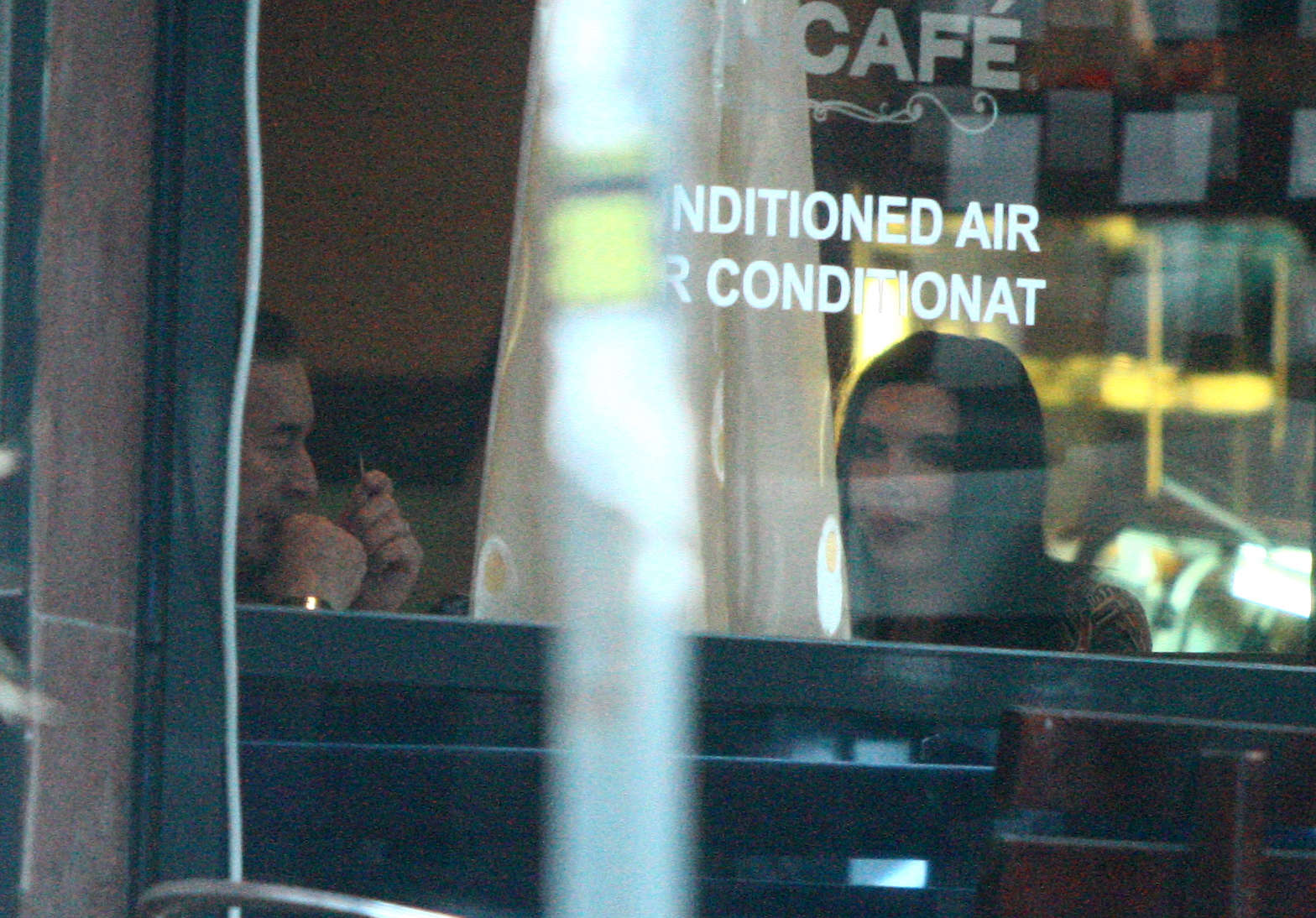 Miron Cozma si Marinela Nitu la restaurant