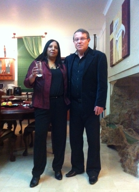 Romanul este casatorit cu o indianca pe nume Miri