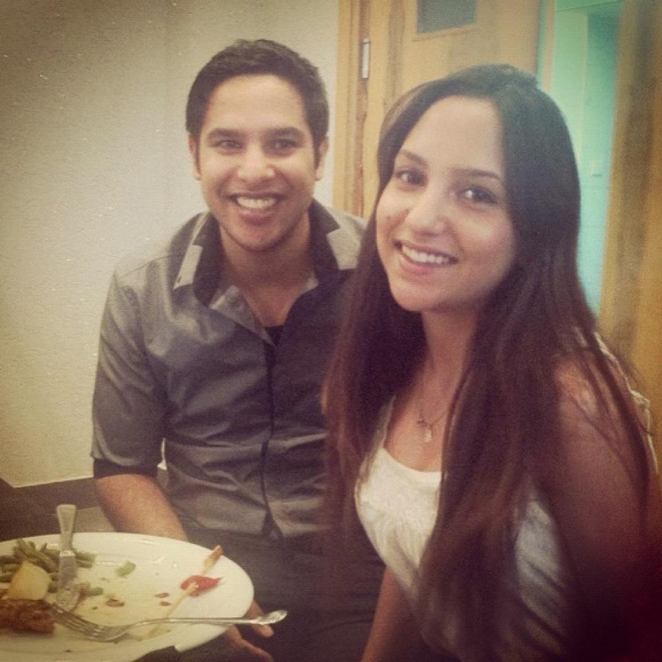 Doi dintre copiii romanului, Aviv si Gal