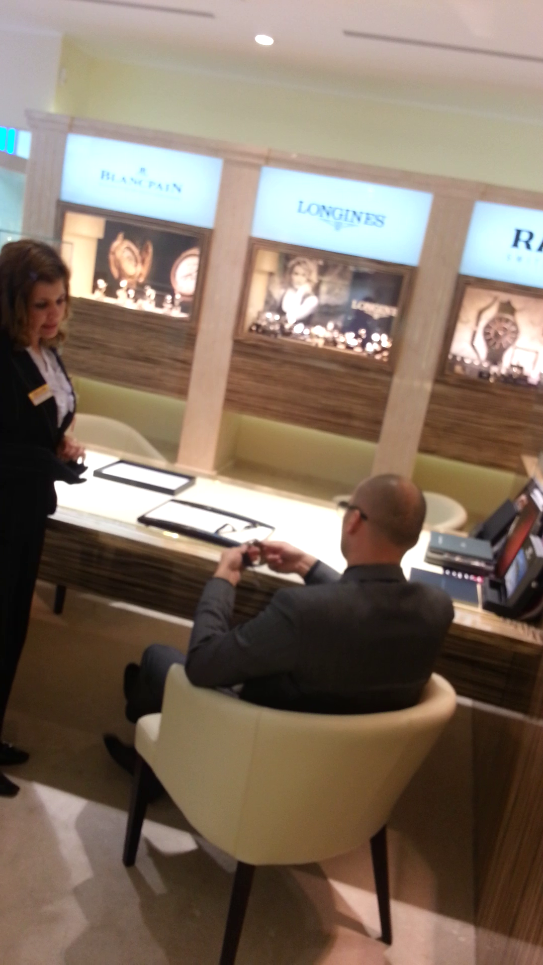 Avocatul a probat cateva ceasuri