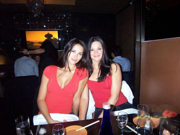 Alina Vacariu, manechinul ajuns broker pe Wall Street, seamana foarte bine cu sora sa, Delia/Sursa: Facebook