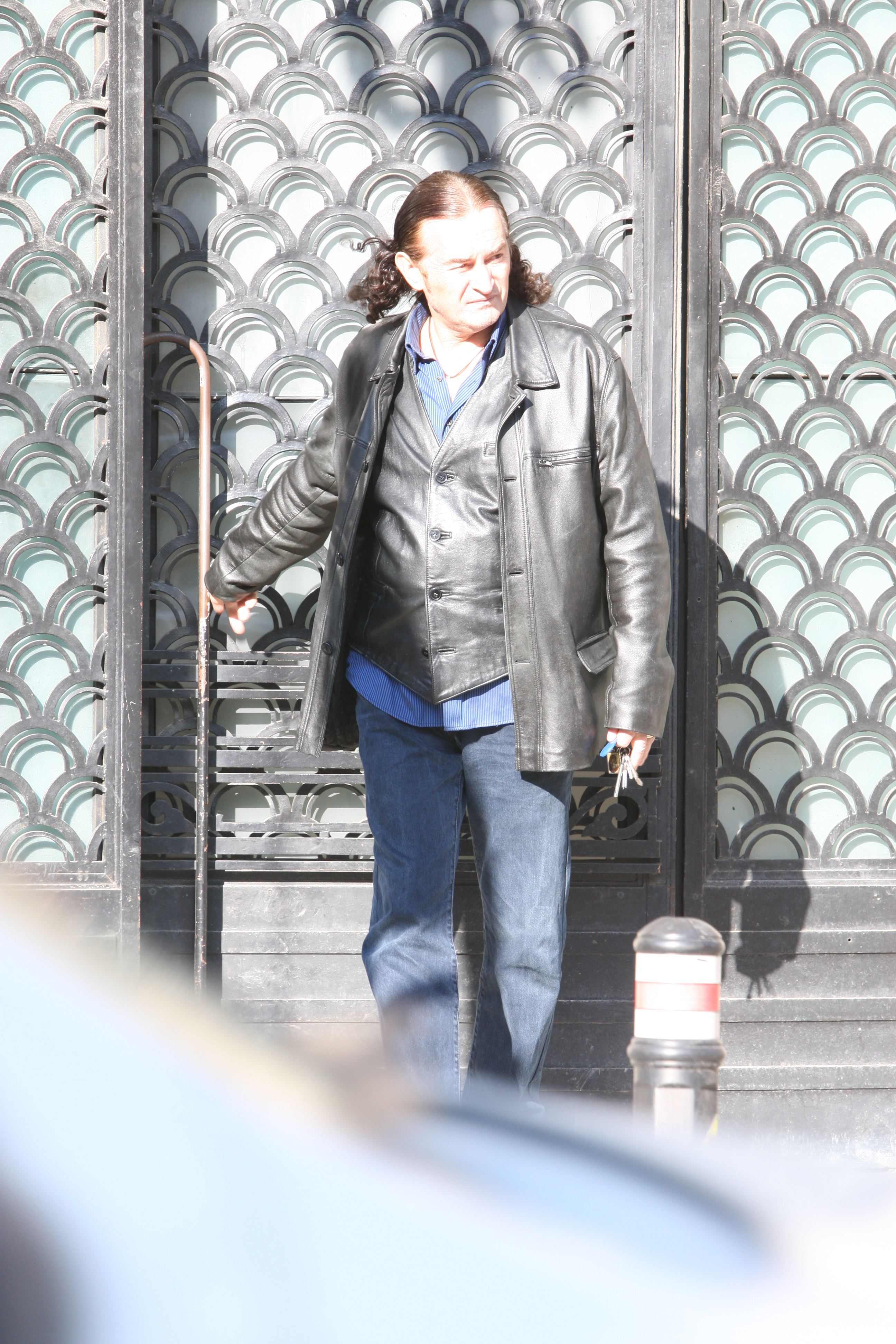 Fostul lider al minerilor se duce sa-si cumpere ceva de la magazinul din apropiere