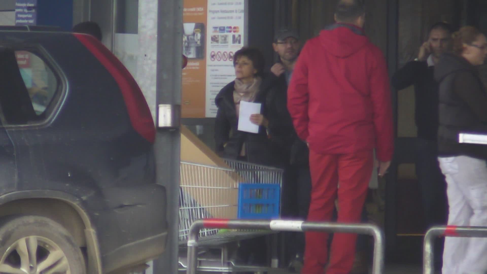 Doamna Copos a plecat din magazin fericita ca a reusit sa gaseasca tot ce avea pe lista