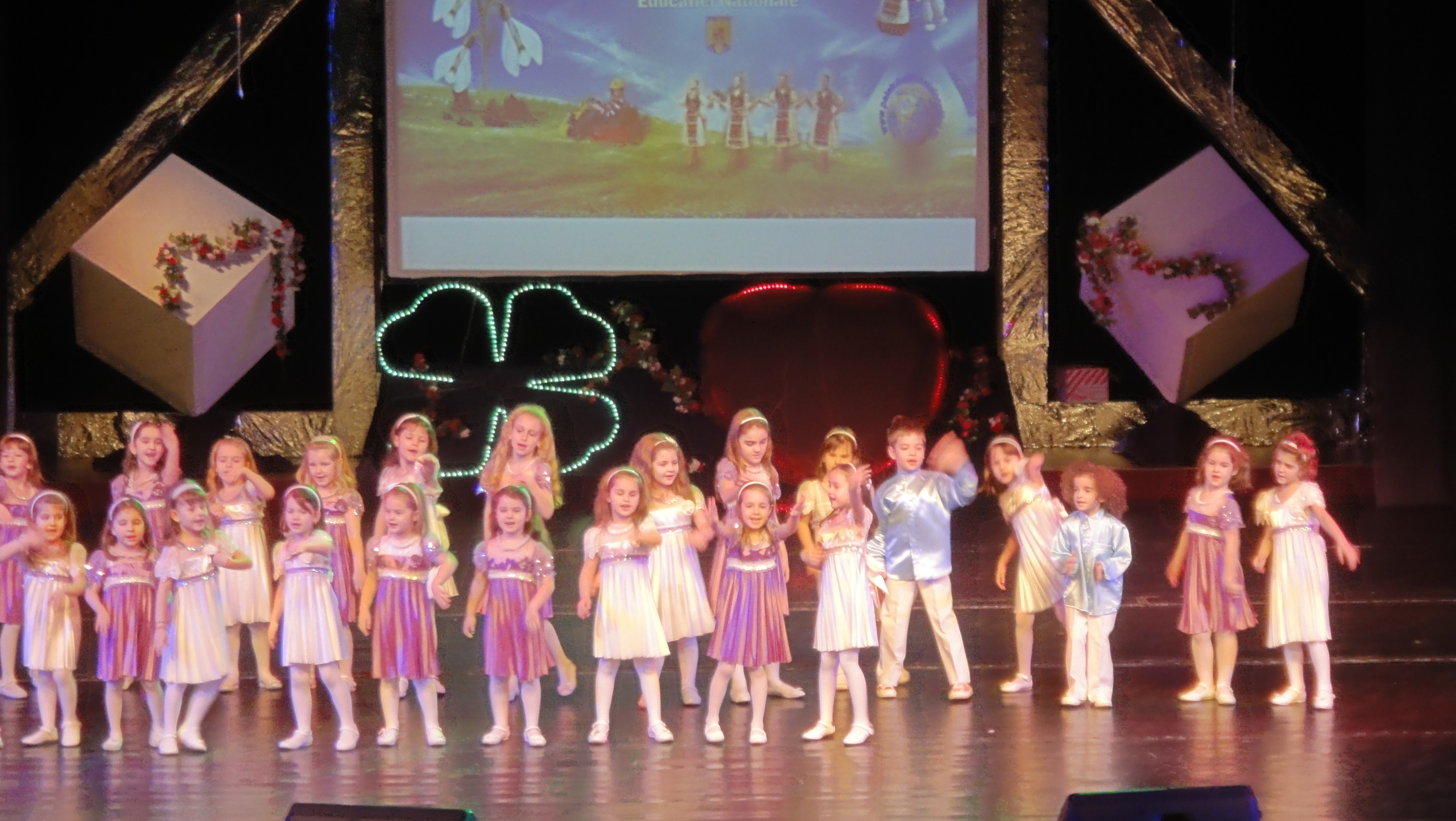 Aris este vedeta corului Mini Meloritm