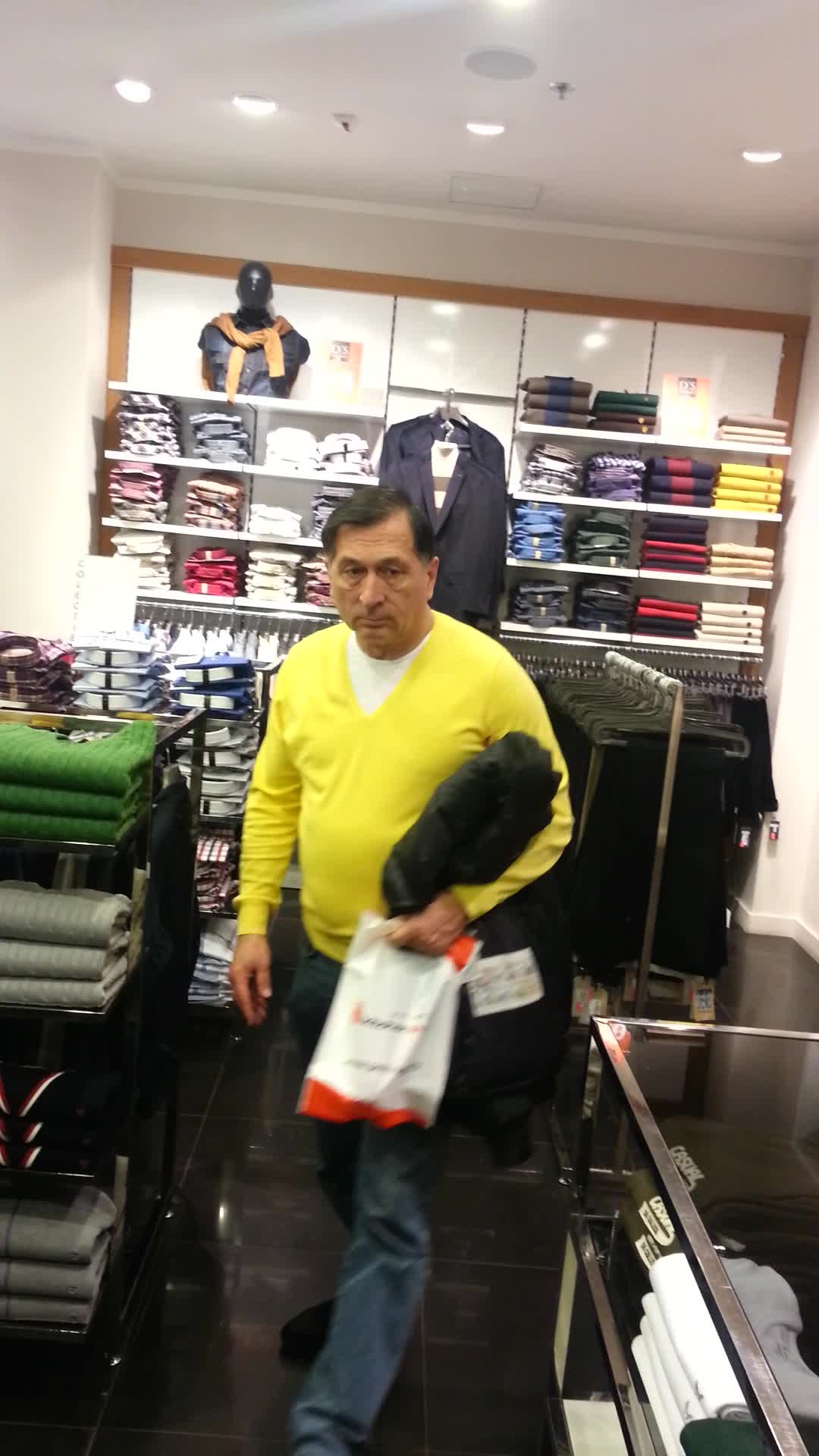 Ion Craciunescu a mers la cumparaturi