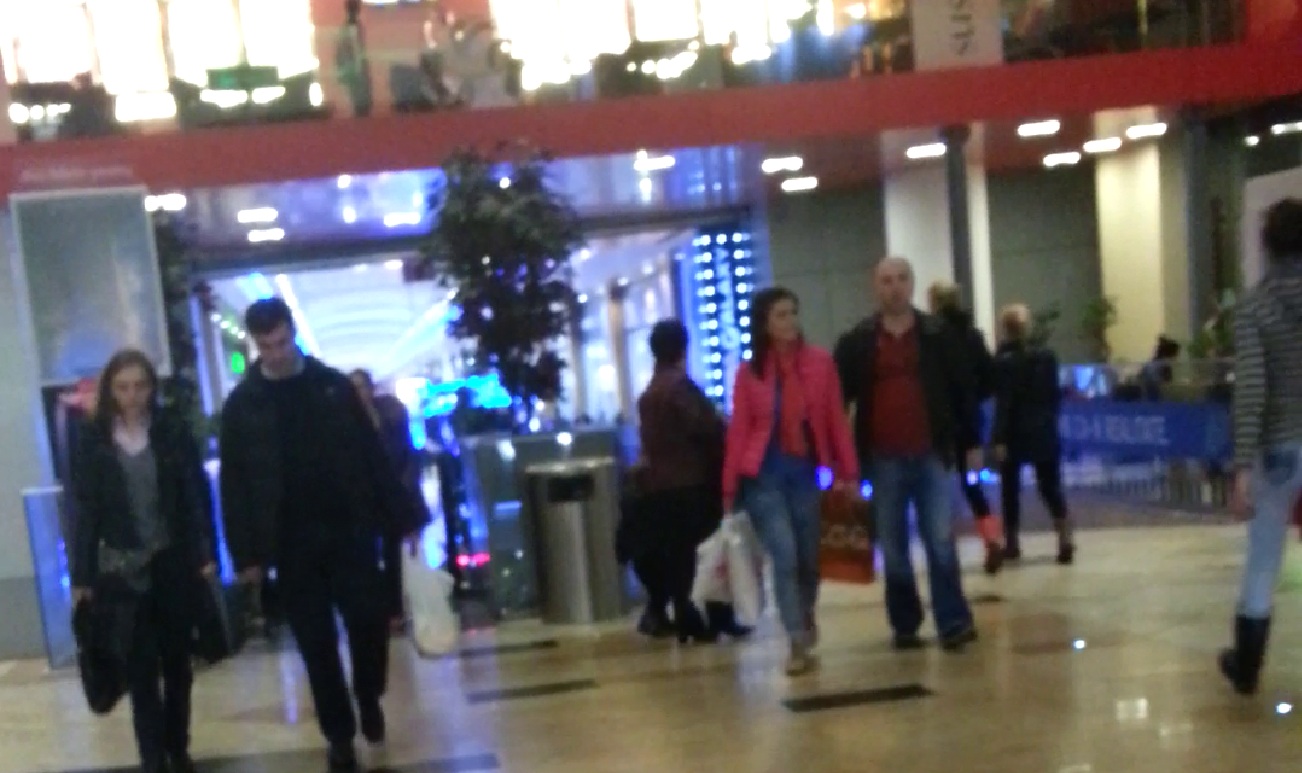 Lucian Croitoru si Ioana Muntean, la cumparaturi in mall