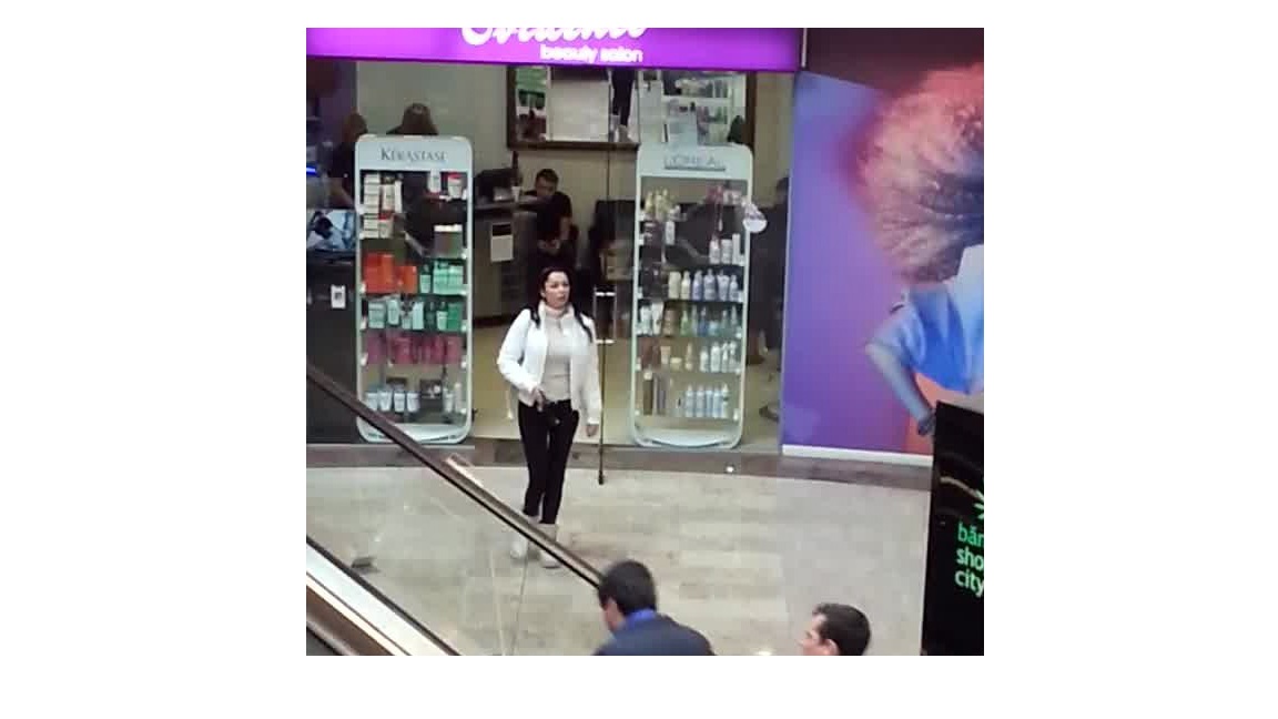 Brigitte a pasarit fericita salonul, dupa cateva zeci de minute