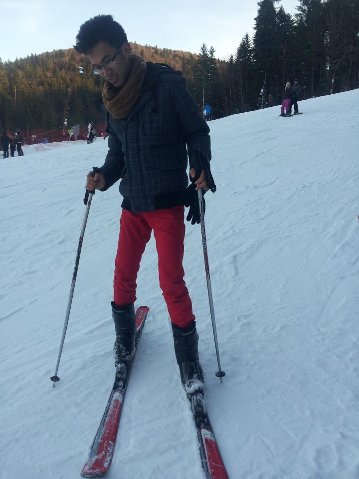 Nini a invatat sa si schieze in Romania