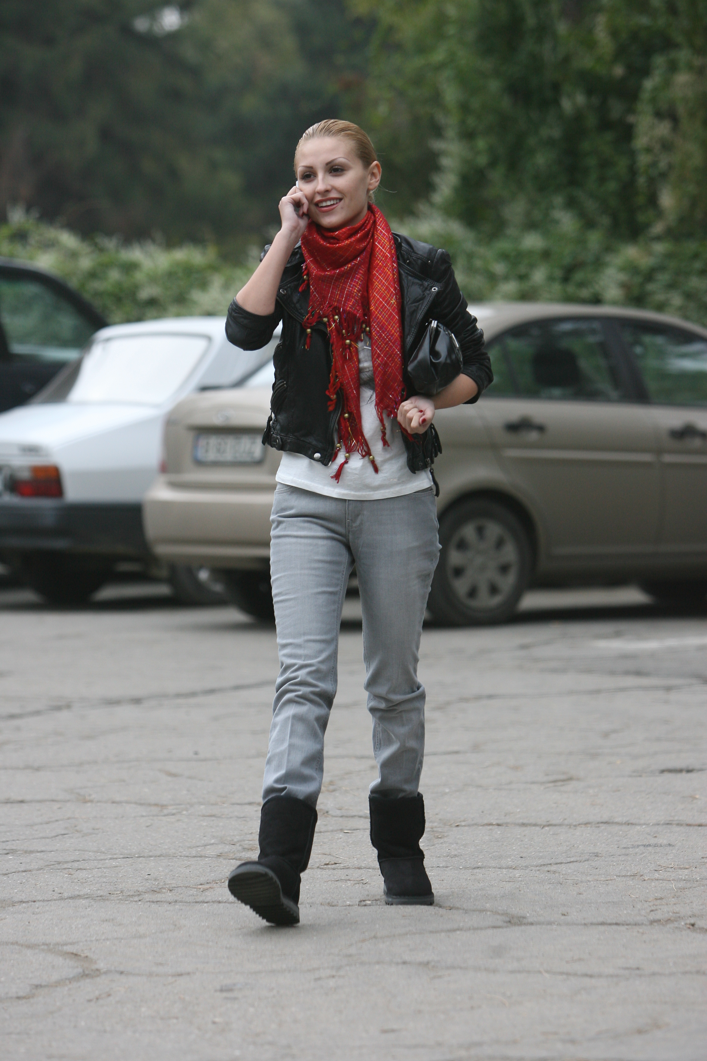 Roxana (ex-Trident) a declansat un scandal monstru cu partenerul ei de viata. Alaturi ii sta tot timpul un barbat, care la randul lui a trecut printr-un scandal cu sotia