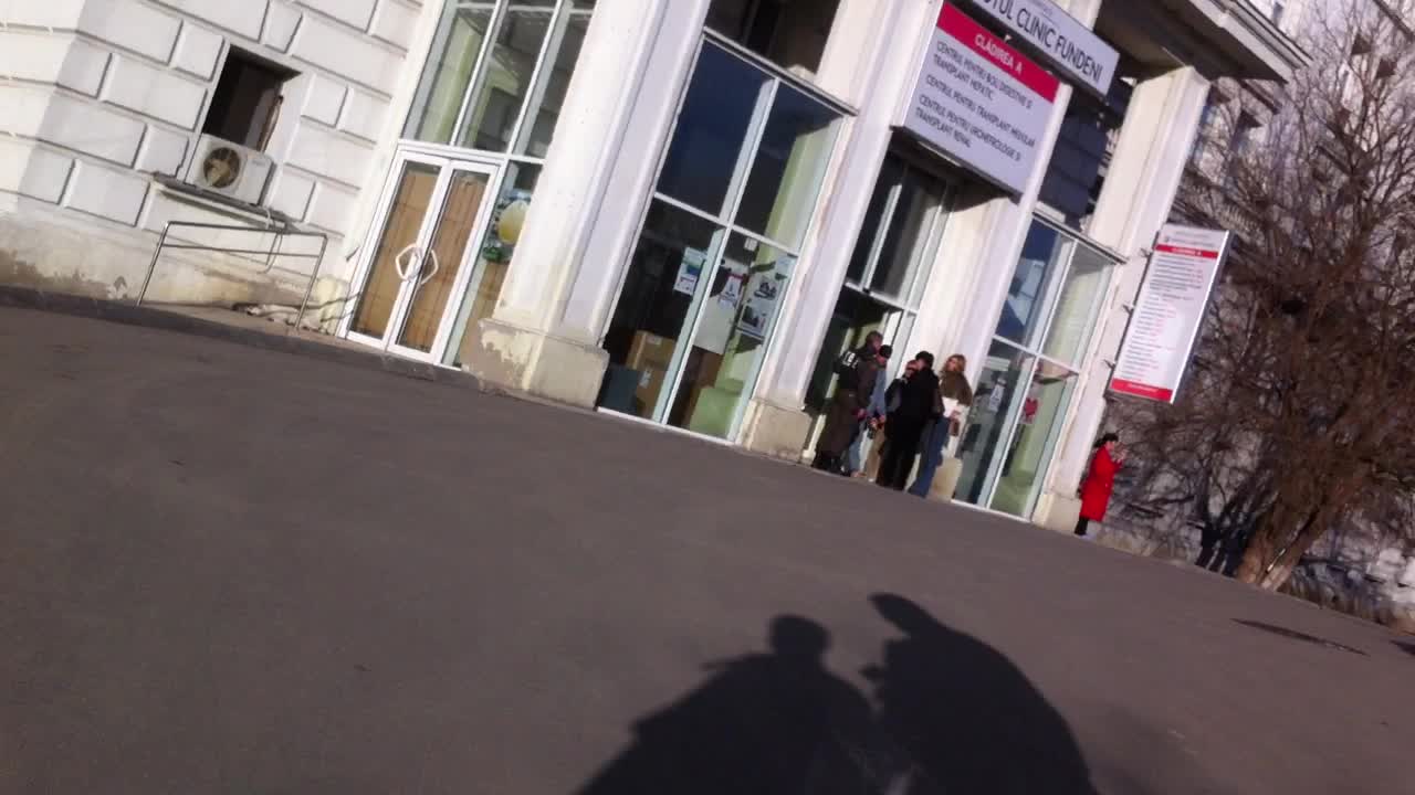 Atente. Cum au aflat de starea fostei lor colege au venit intr-un suflet la Spitalul Fundeni