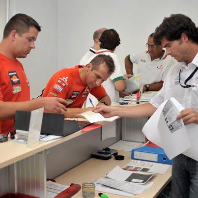 Vineri dimineata, Zani si Casuneanu au completat formularele pentru cursa