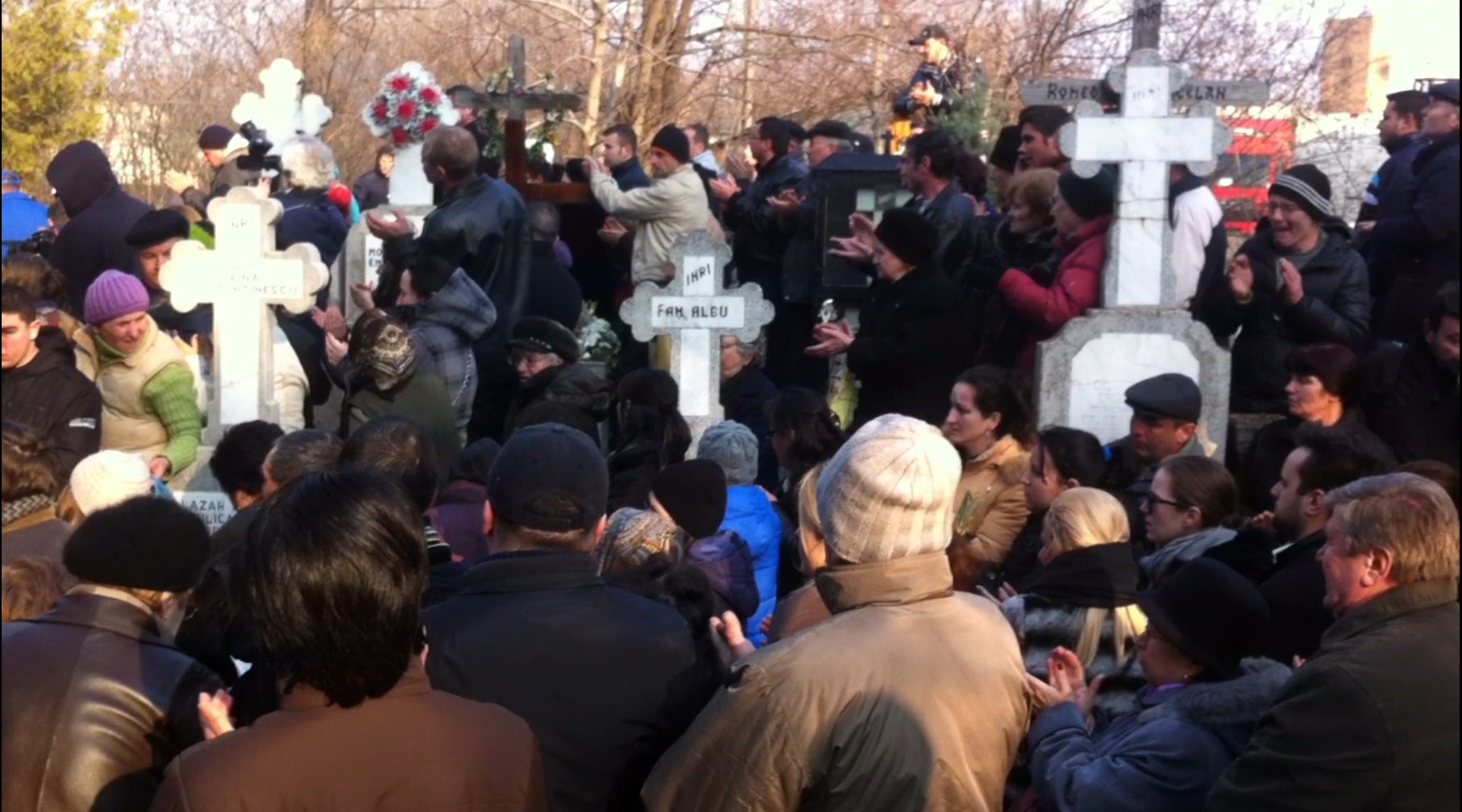 Dragoste. Printesa de la Abracadabra a fost inmormantata in aplauzele celor peste o suta de persoane prezente