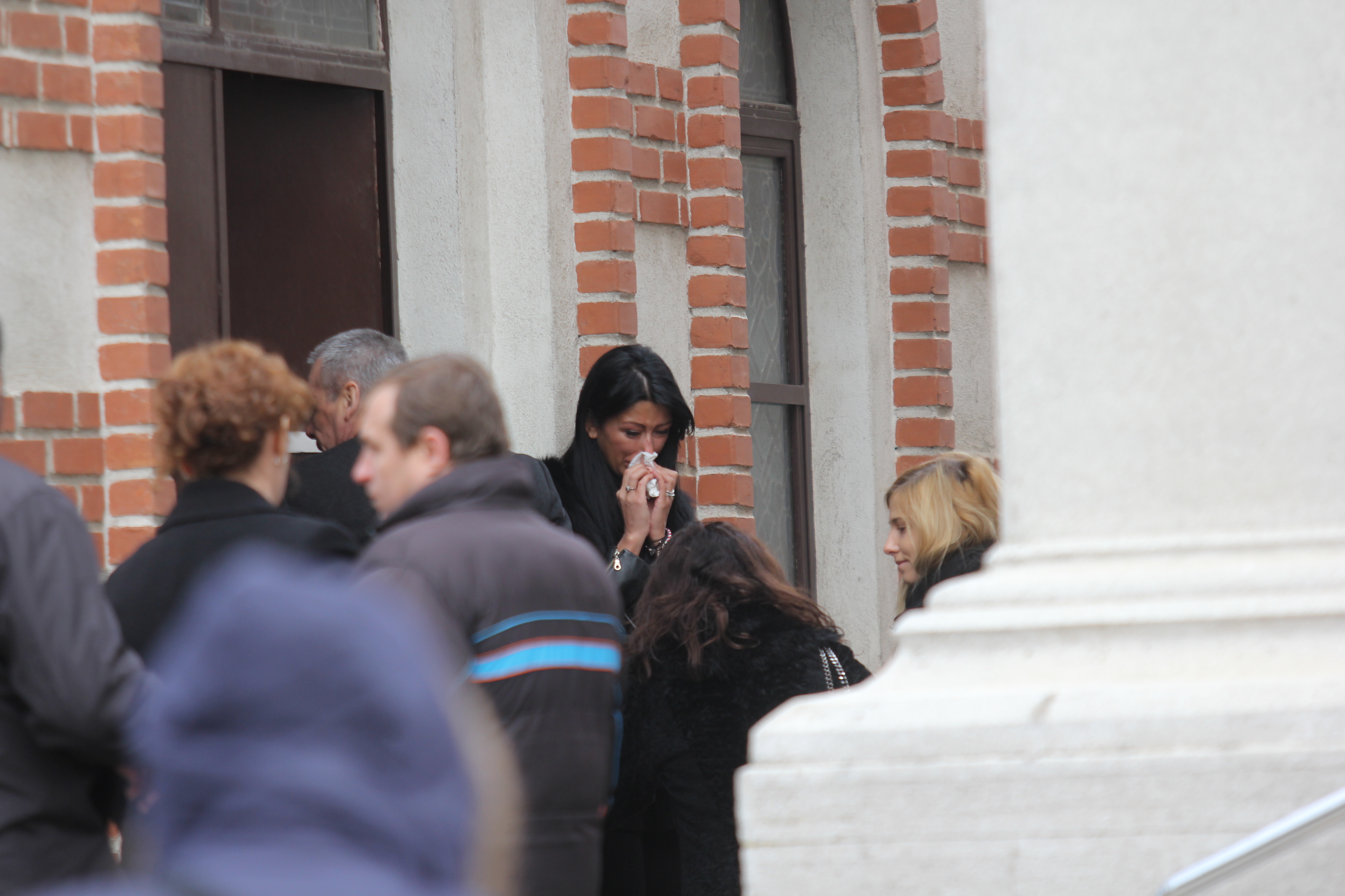 Sfasietor. Prietenii printesei Mica sunt devastate de durere. Denisa de la trupa Bambi de abia isi poate controla plansul