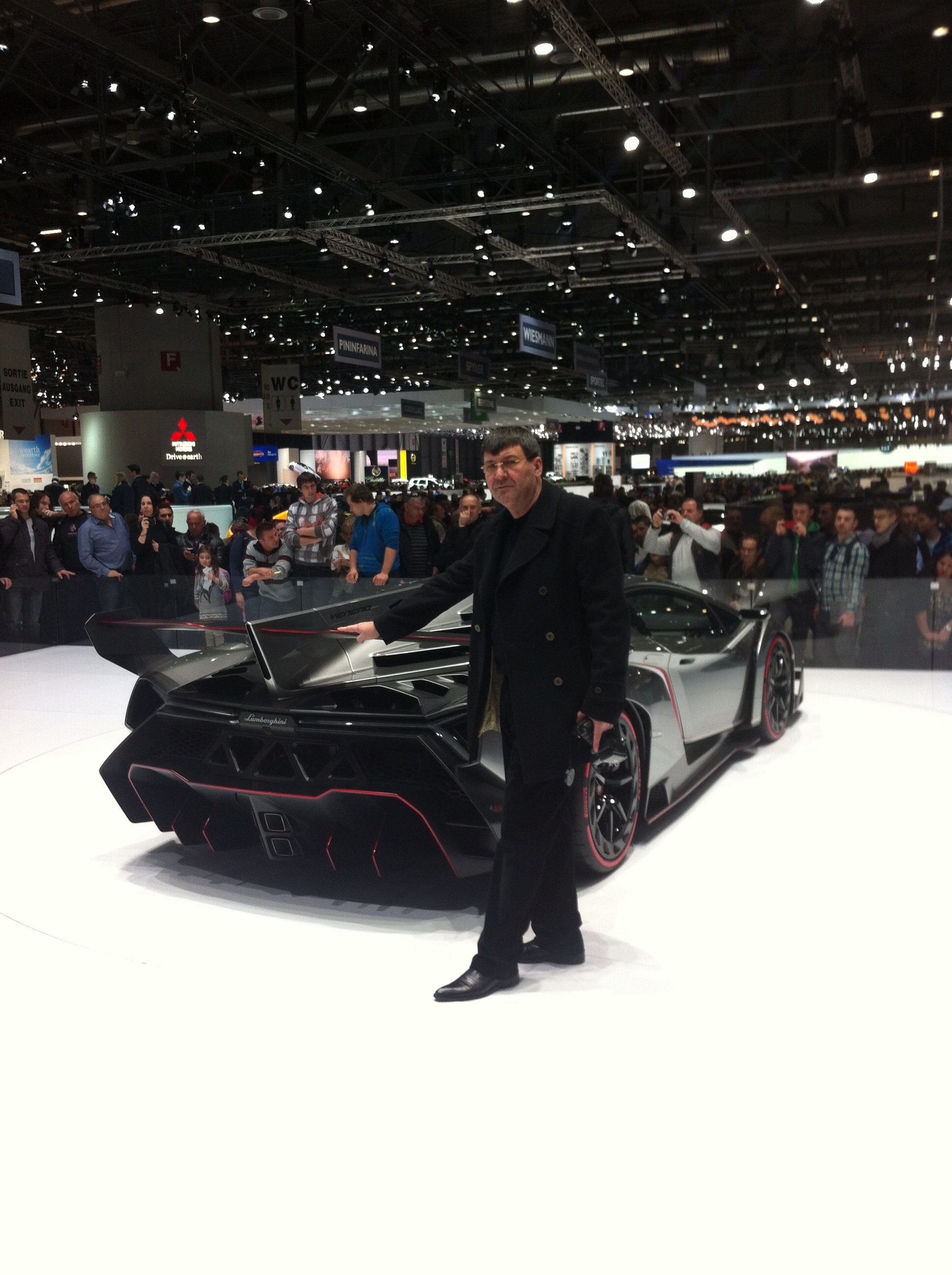 Cel mai nou model de Lamborghini, Veneno, va fi fabricat in numai trei exemplare