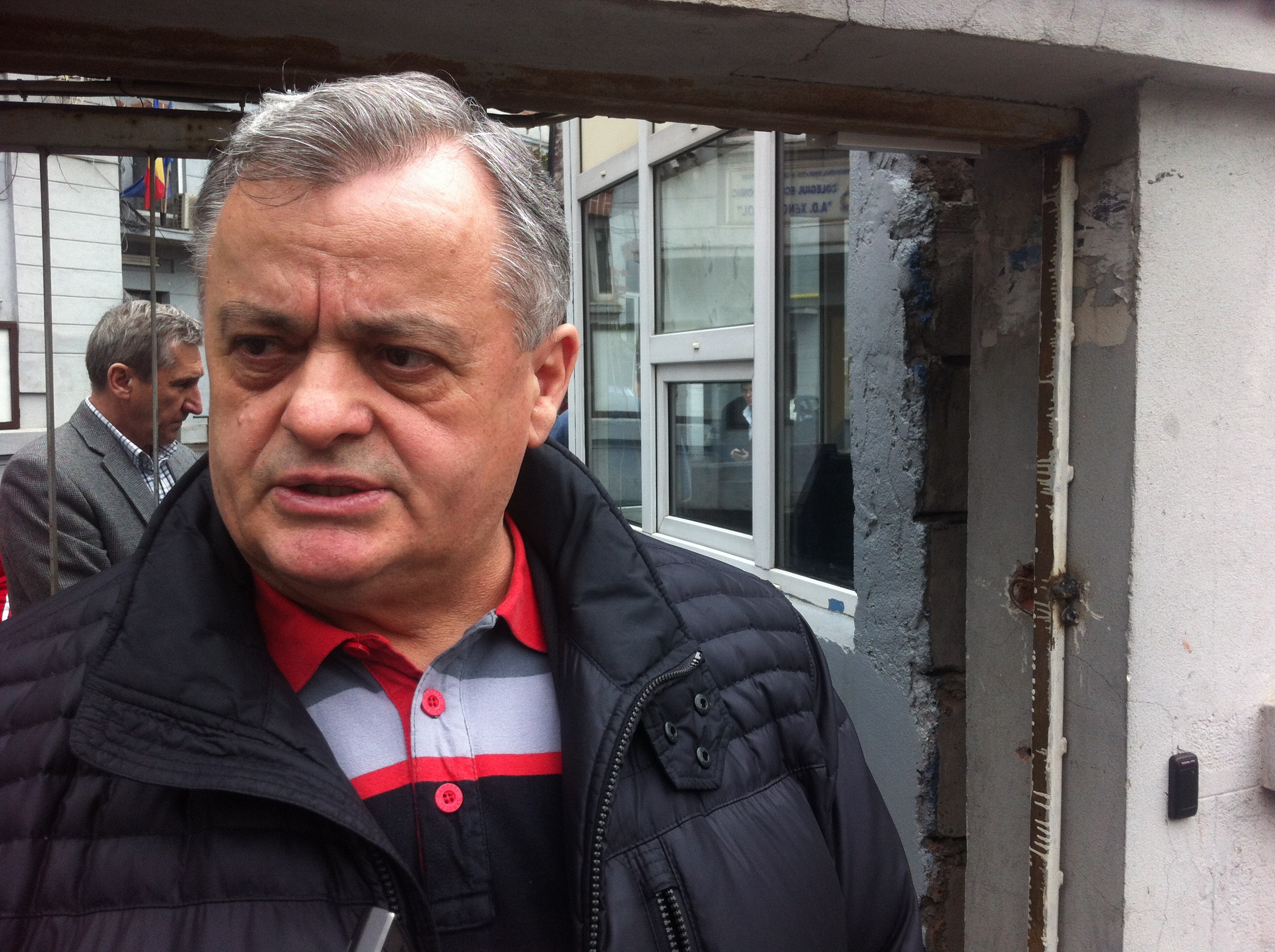 Siguranta. Primarul Ontanu nu mai vrea scandal in scoli